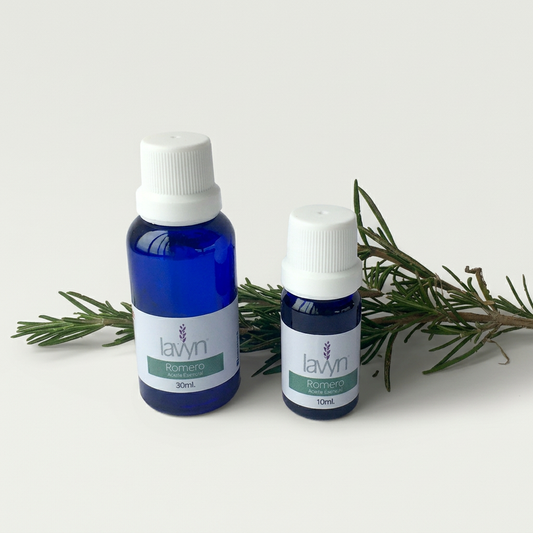 Aceite esencial de romero Lavyn de 10 y 30 ml con encuadre cuadrado